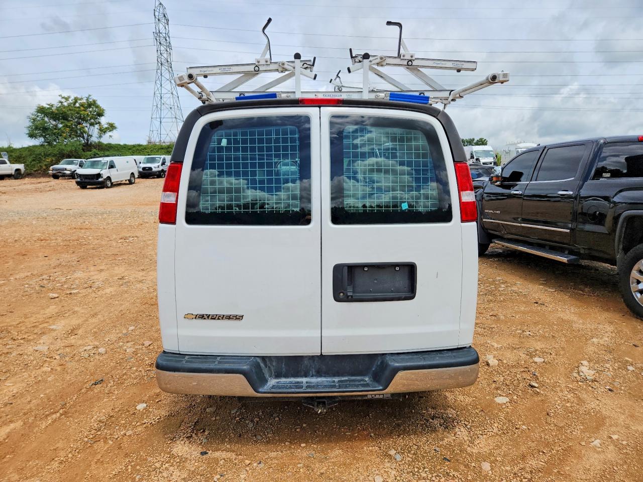 2022 CHEVROLET EXPRESS