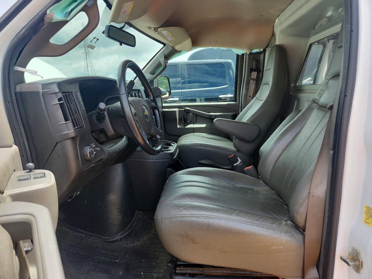 2022 CHEVROLET EXPRESS