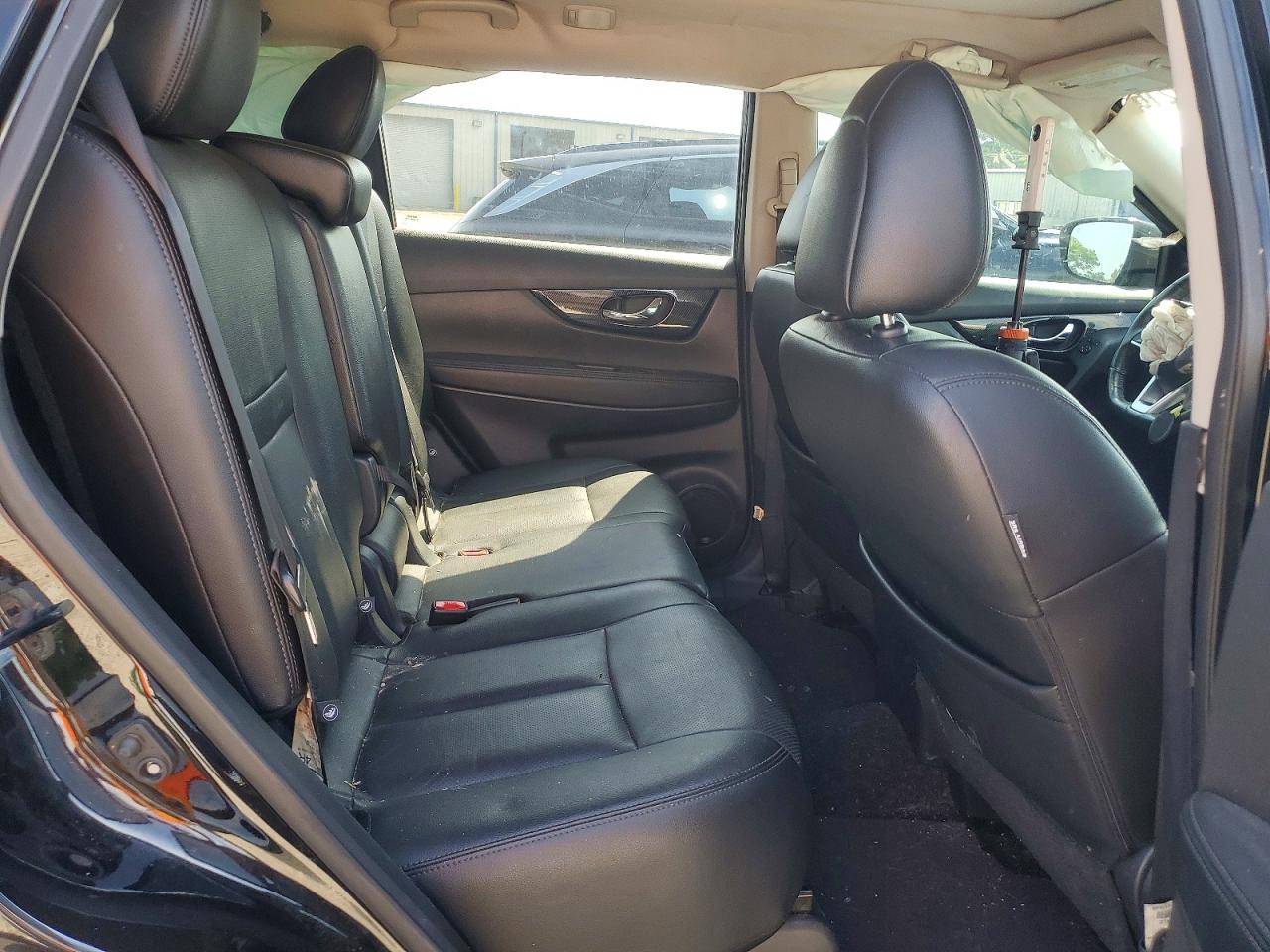 2017 NISSAN ROGUE
