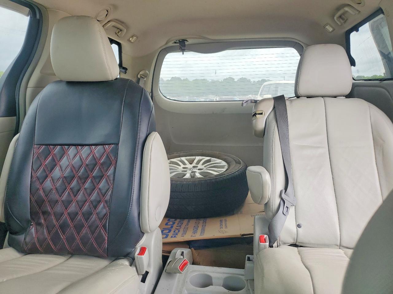 2014 TOYOTA SIENNA