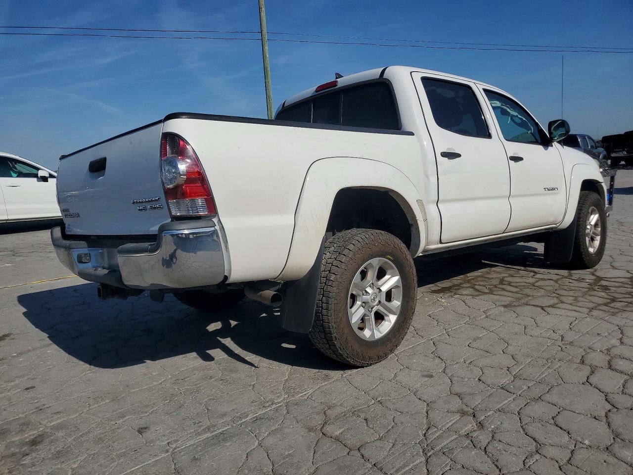 2015 TOYOTA TACOMA