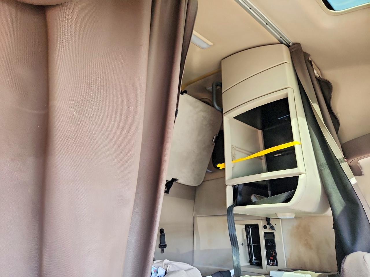 2017 VOLVO VN