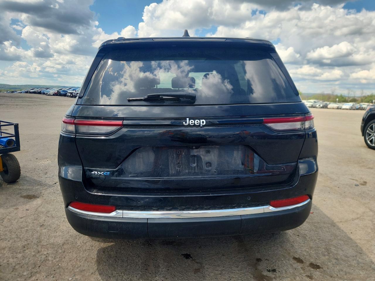 2023 JEEP CHEROKEE