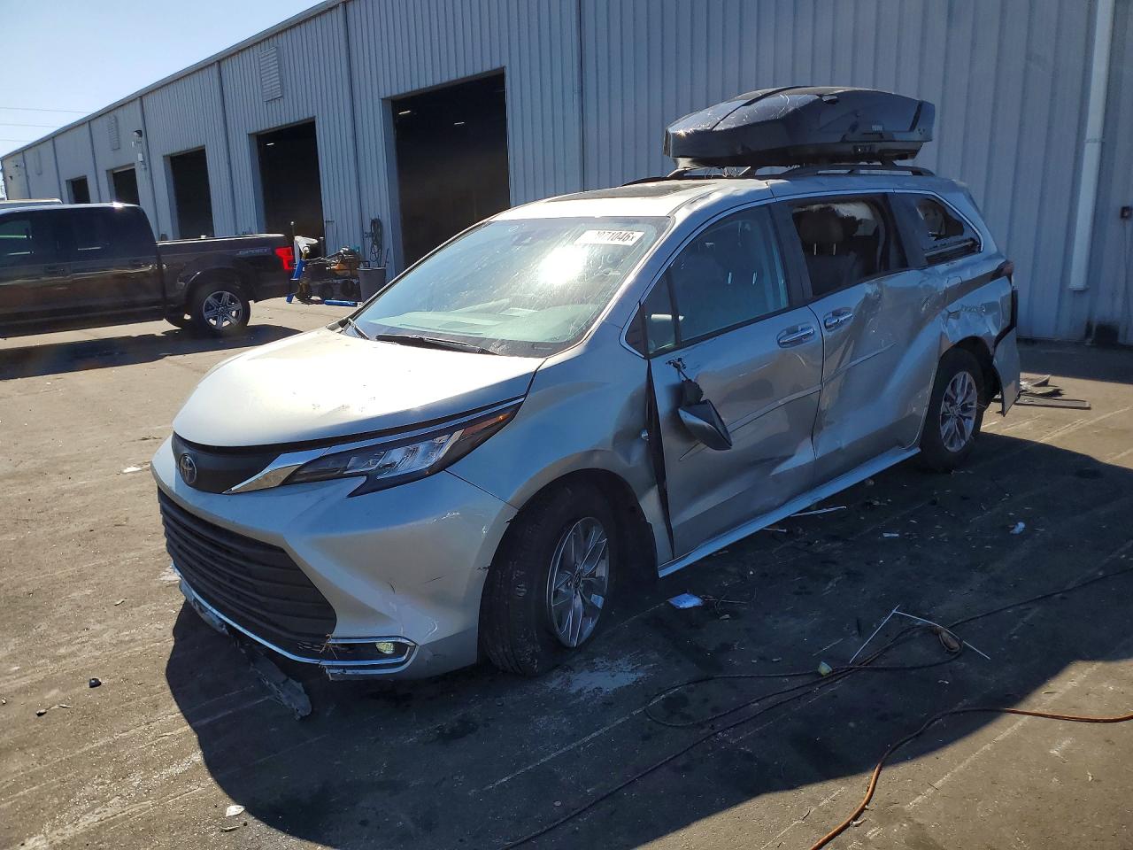 2023 TOYOTA SIENNA
