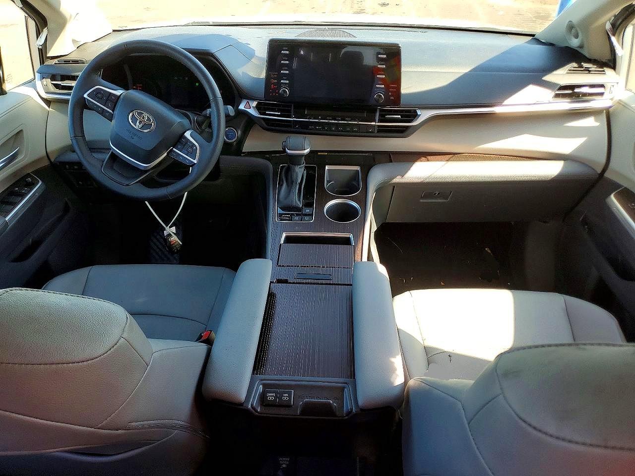 2023 TOYOTA SIENNA