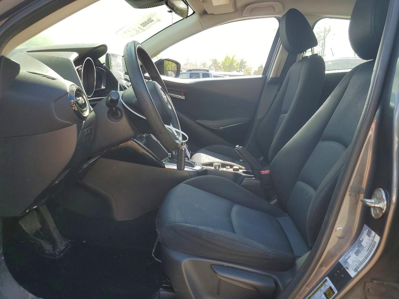 2017 TOYOTA YARIS