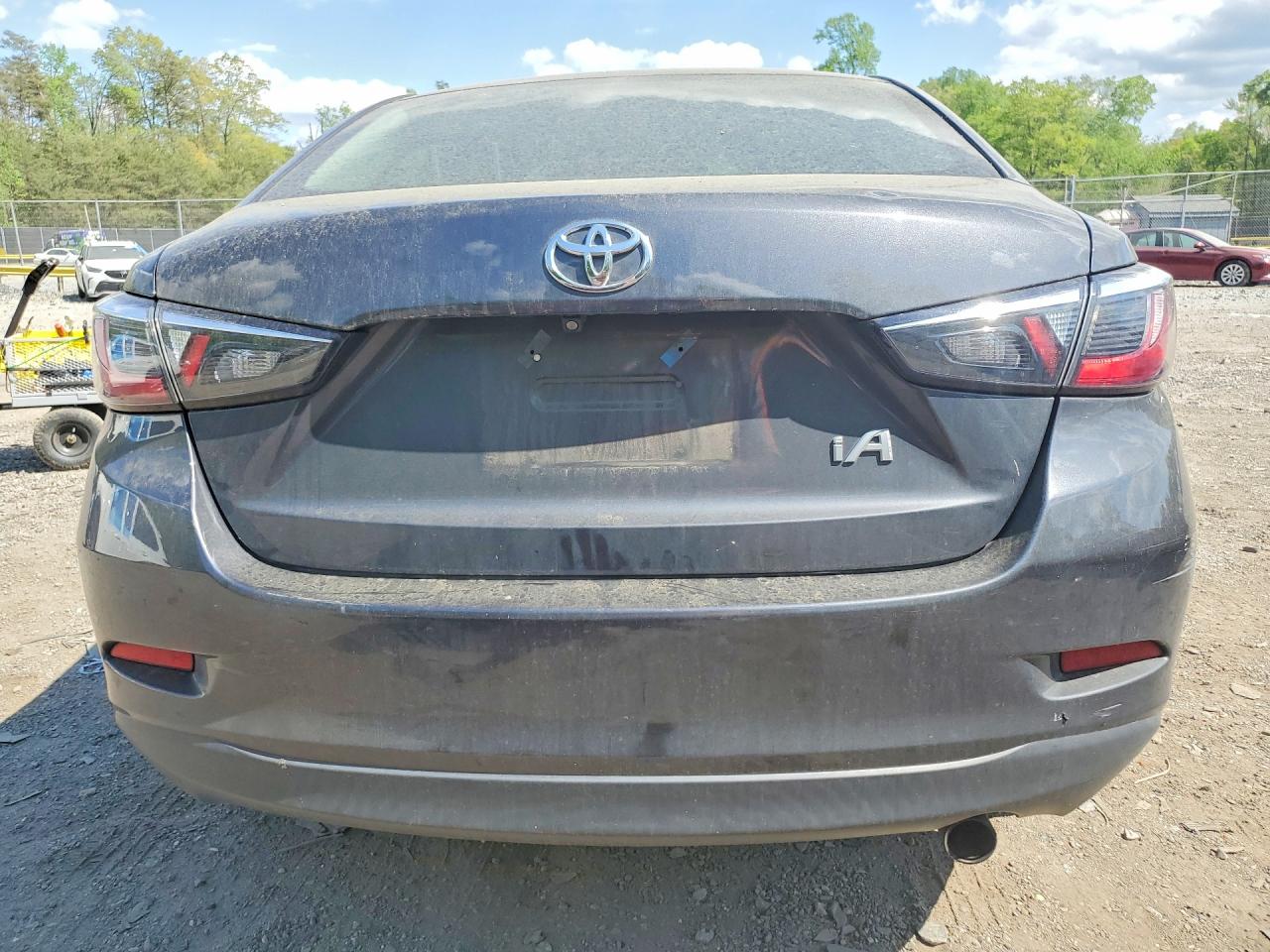 2017 TOYOTA YARIS