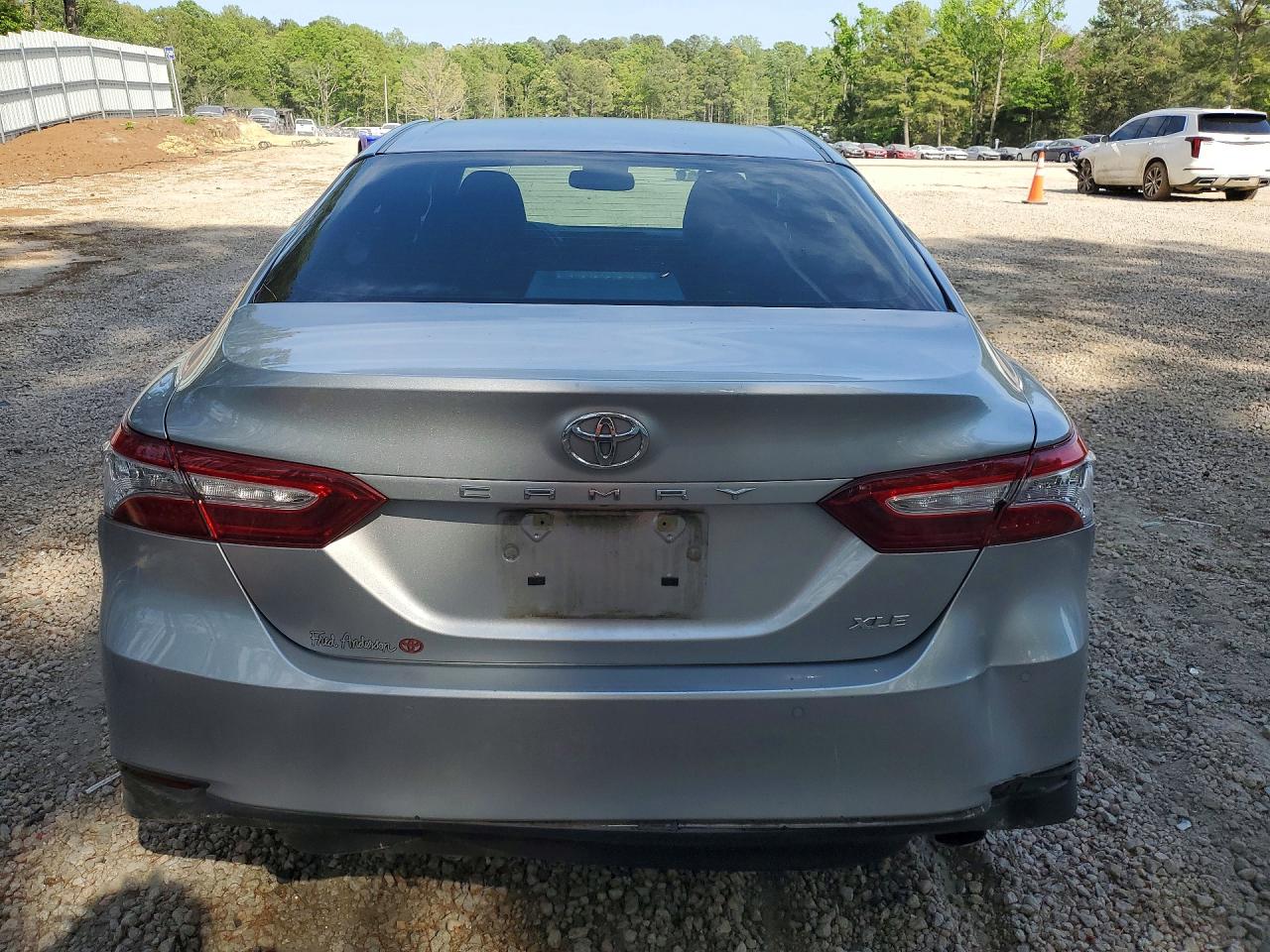 2018 TOYOTA CAMRY