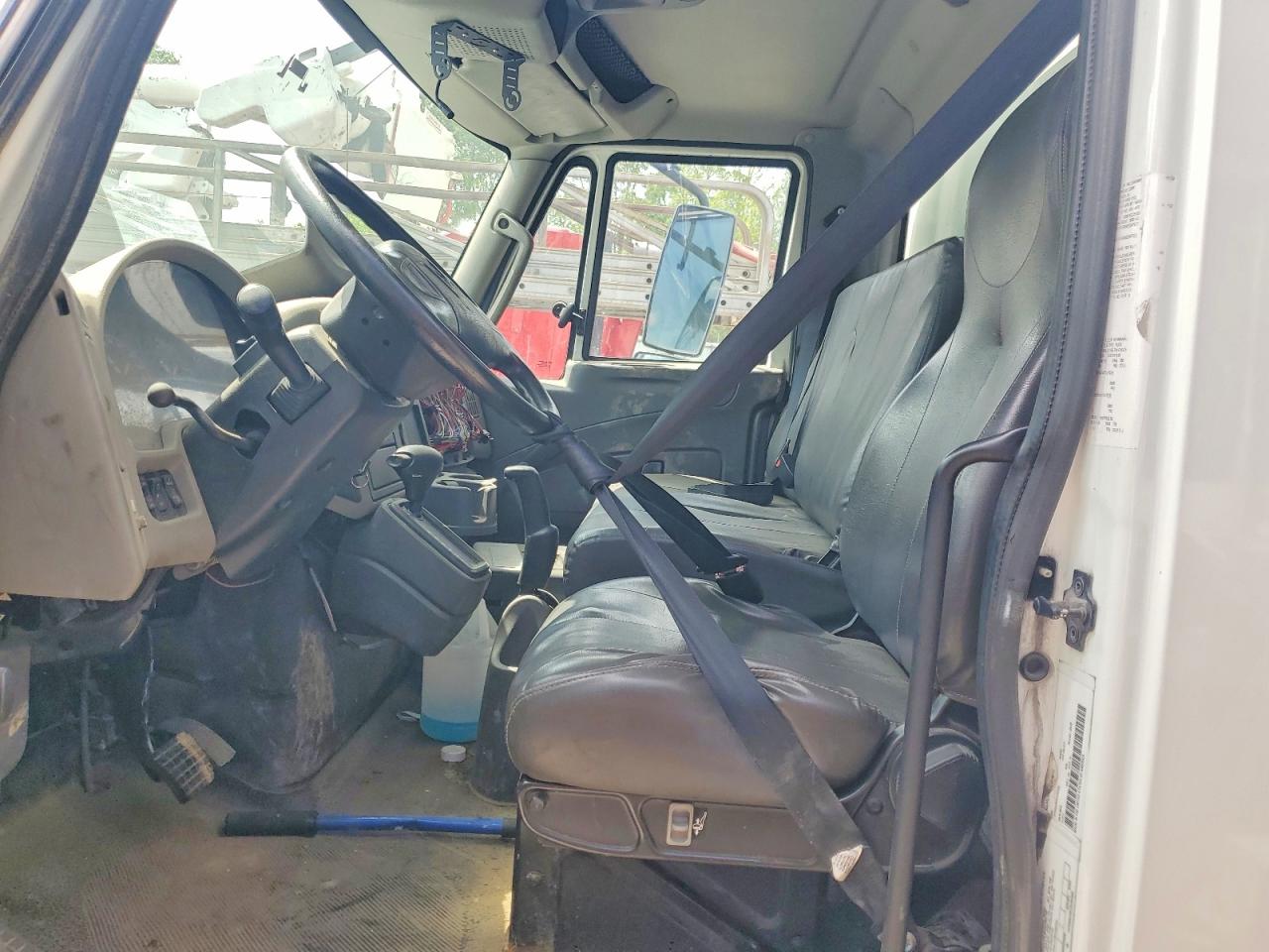 2013 INTERNATIONAL 4000 SERIE