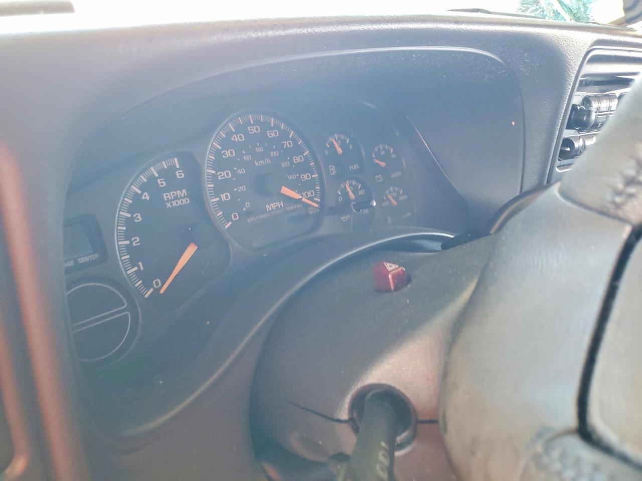 2001 CHEVROLET SUBURBAN