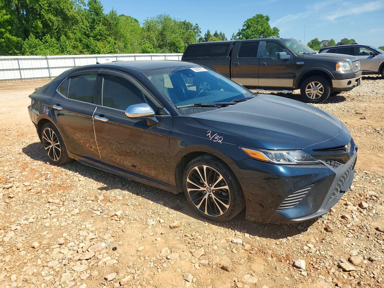 2019 TOYOTA CAMRY