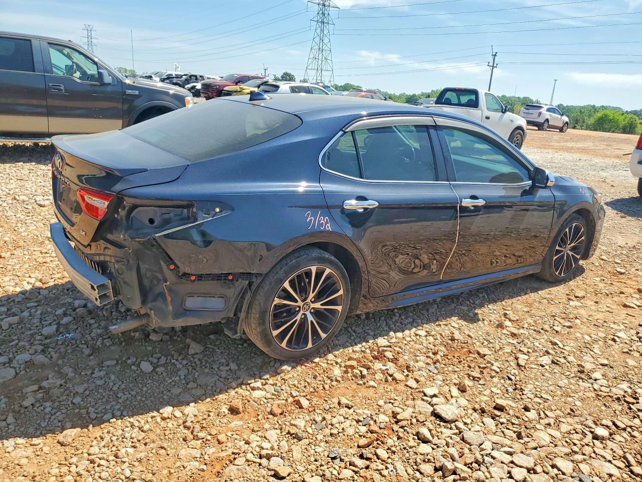 2019 TOYOTA CAMRY