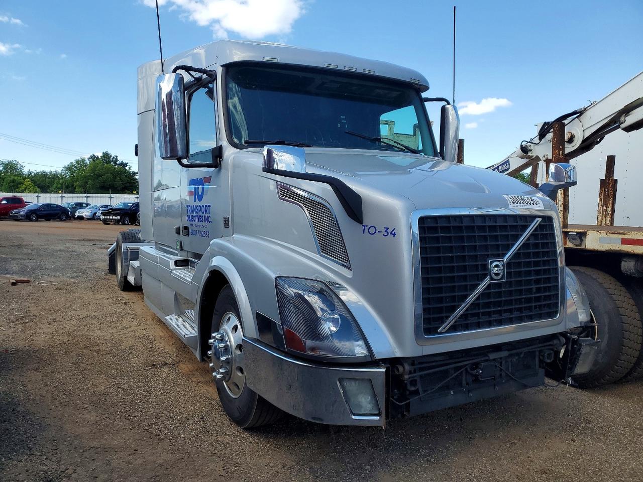 2017 VOLVO VN
