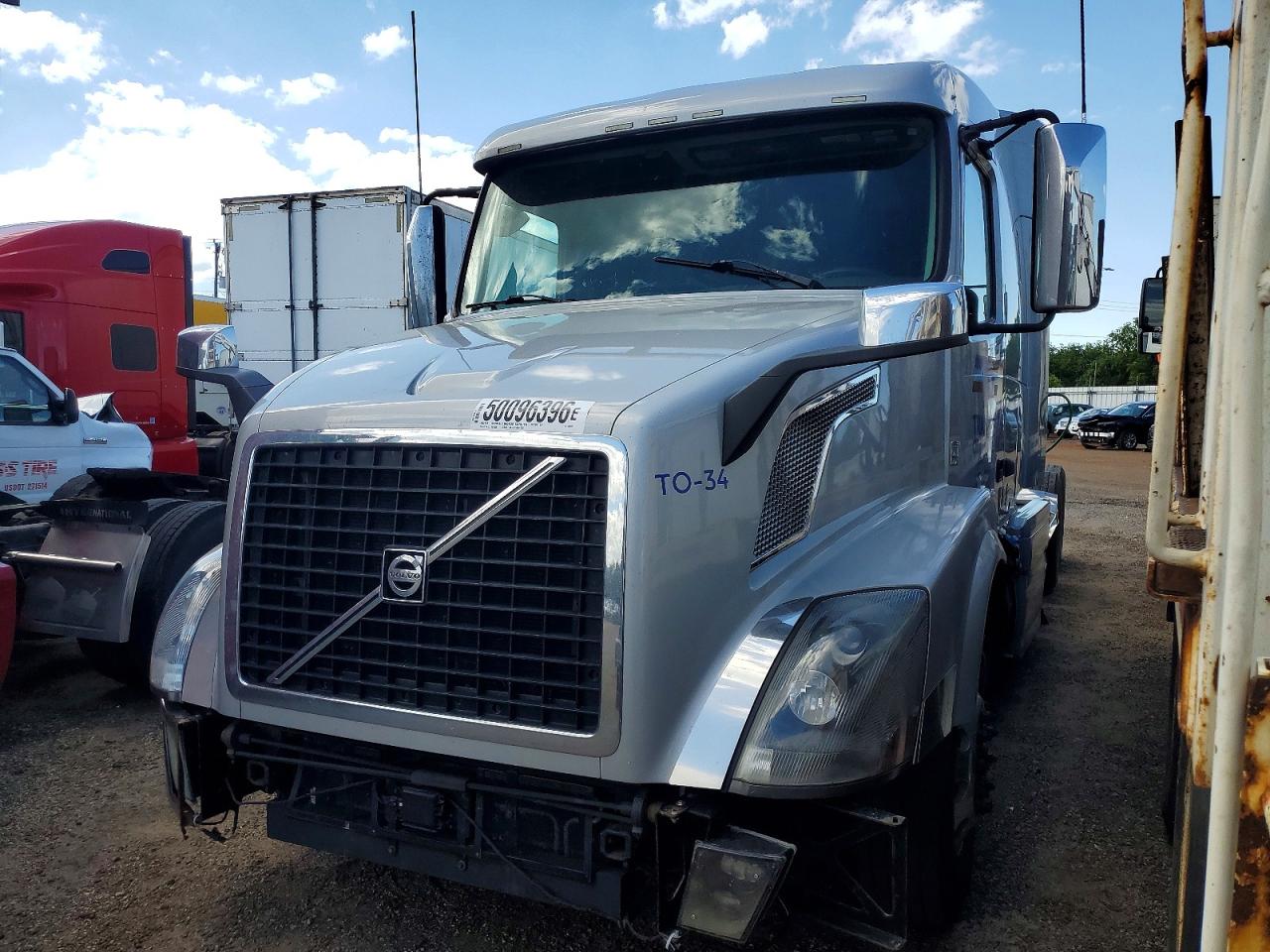 2017 VOLVO VN