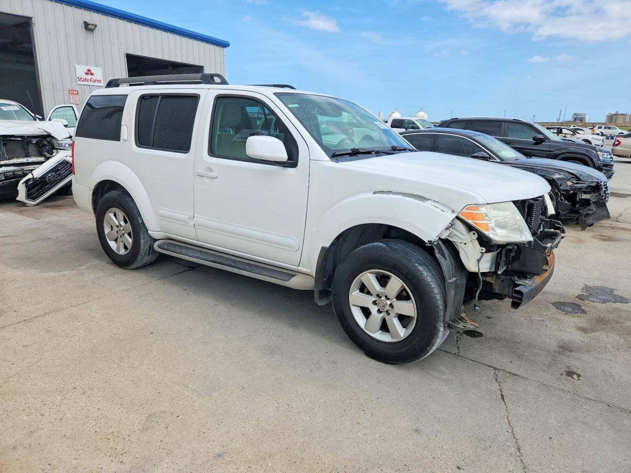 2011 NISSAN PATHFINDER