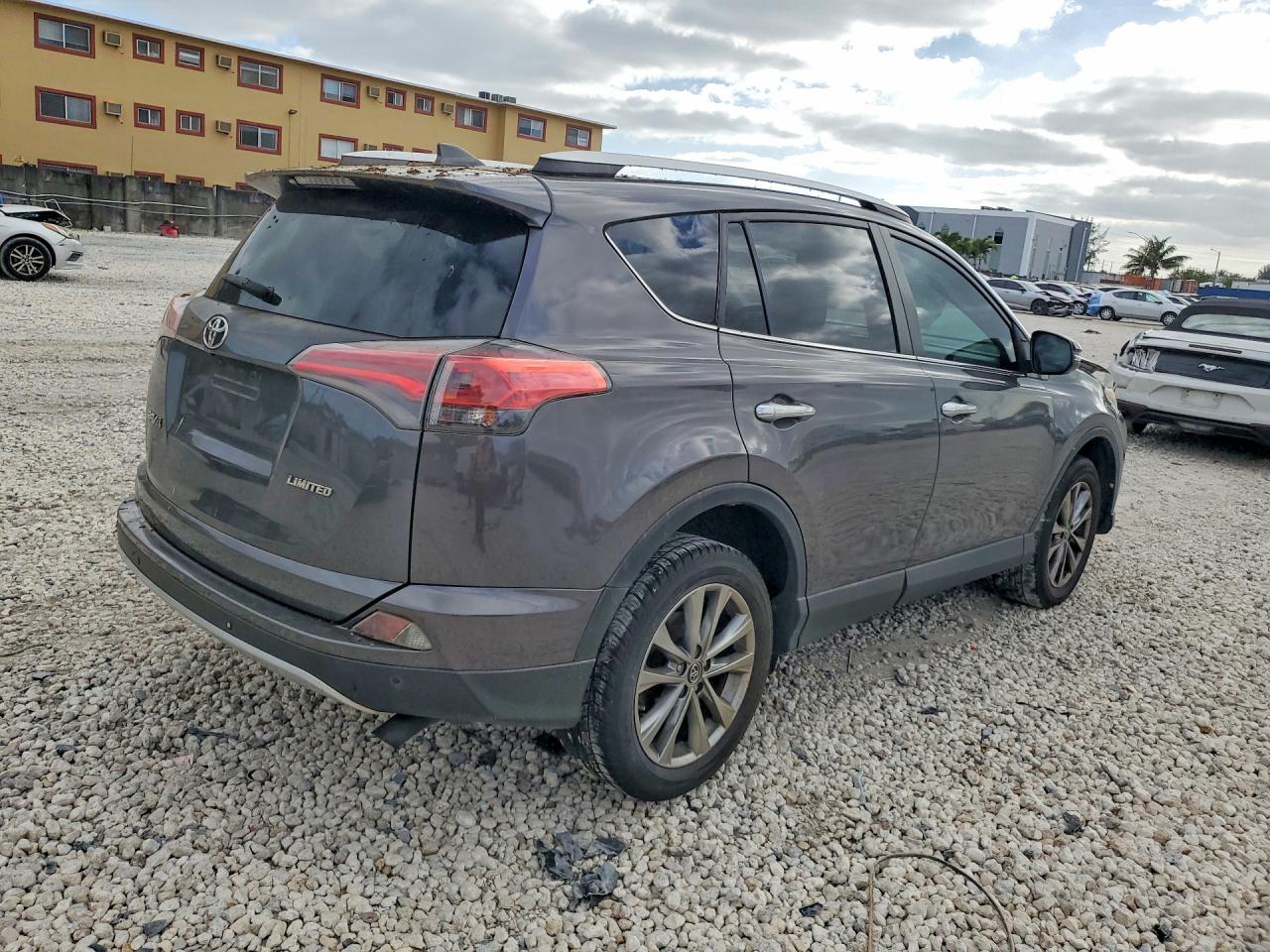 2016 TOYOTA RAV4