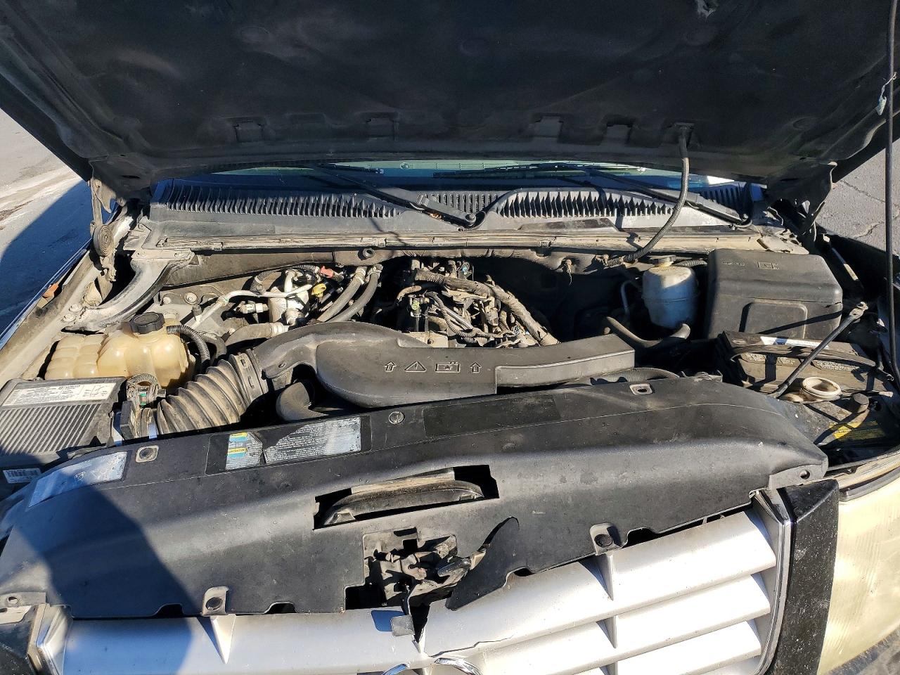 2004 CADILLAC ESCALADE