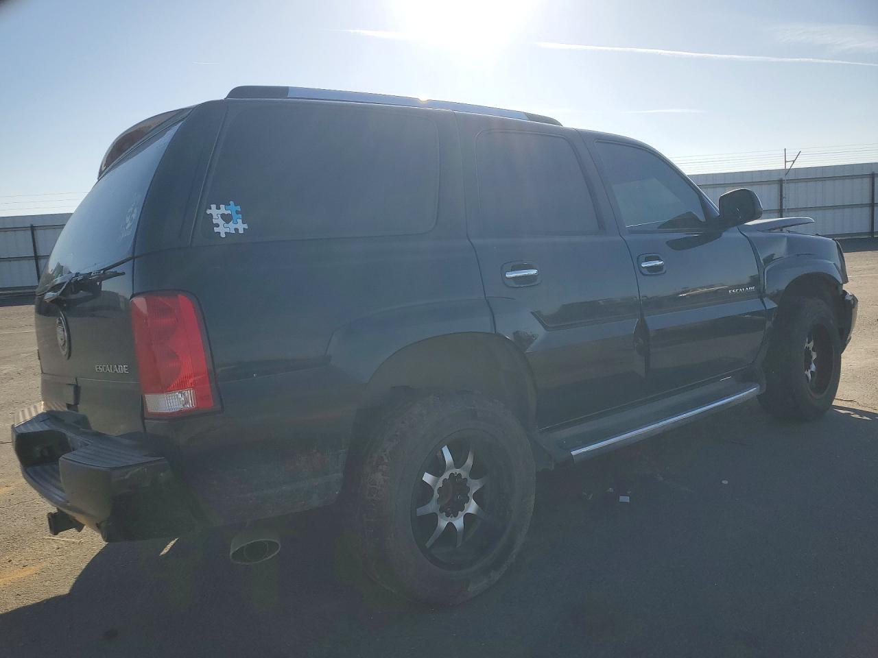 2004 CADILLAC ESCALADE