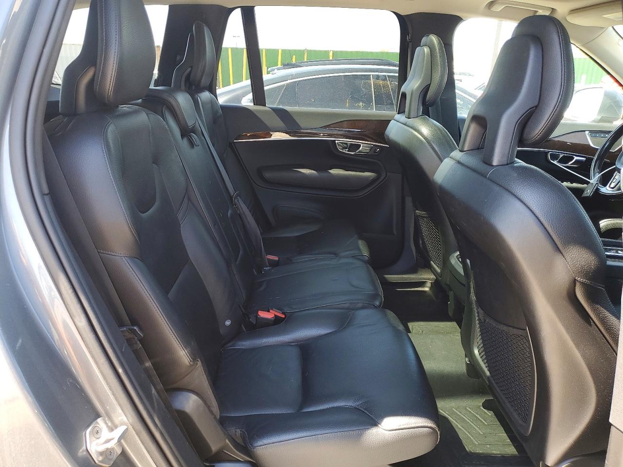 2016 VOLVO XC90