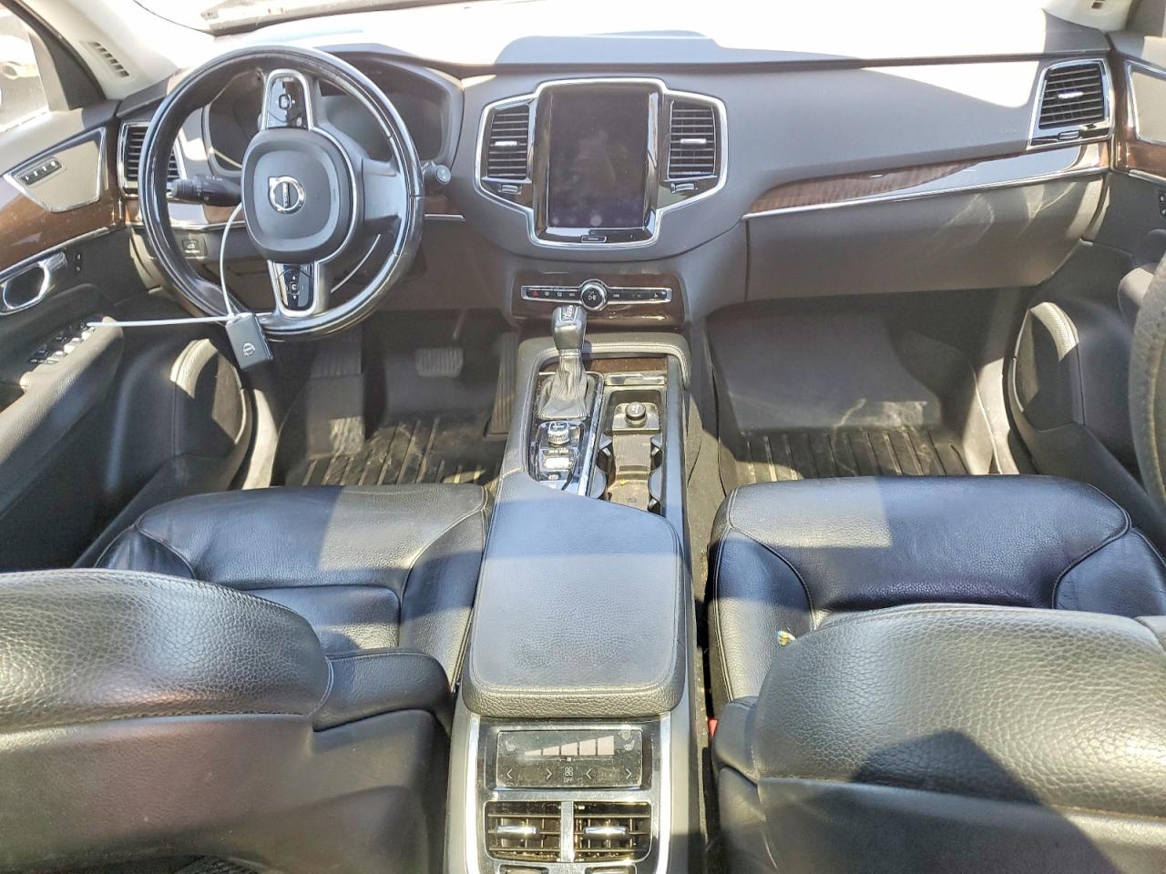 2016 VOLVO XC90