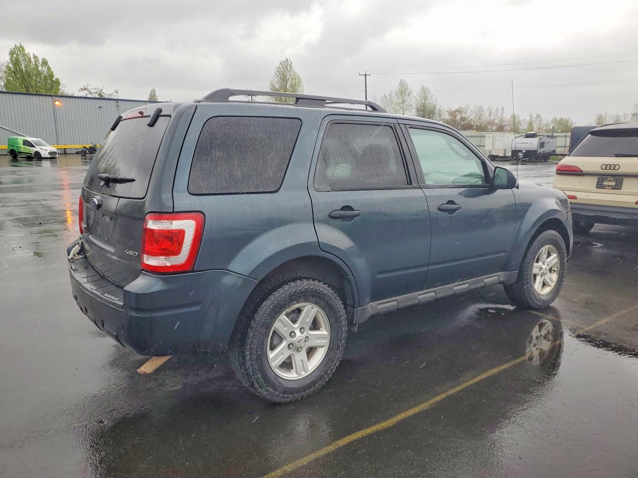 2011 FORD ESCAPE