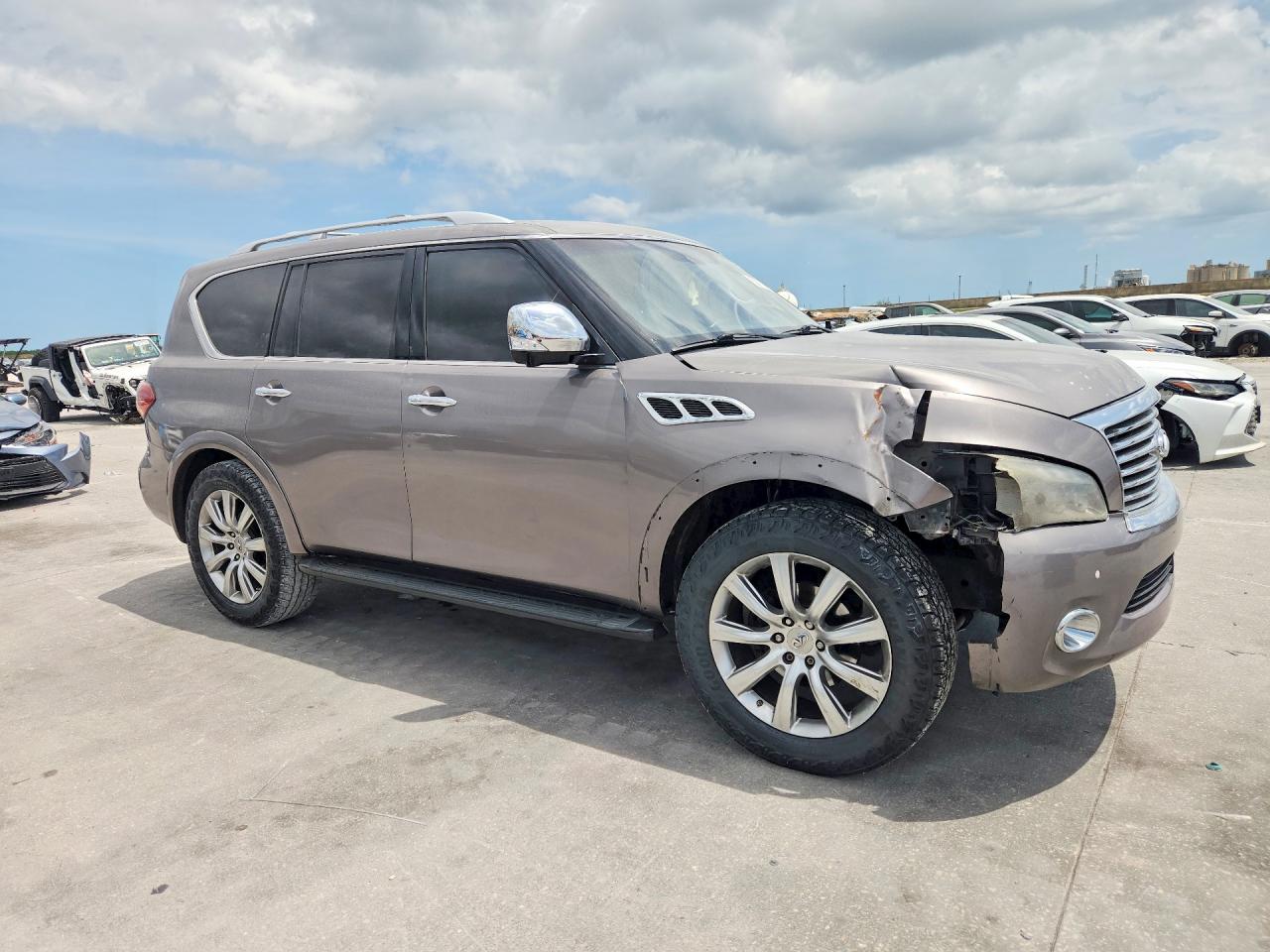 2012 INFINITI QX56