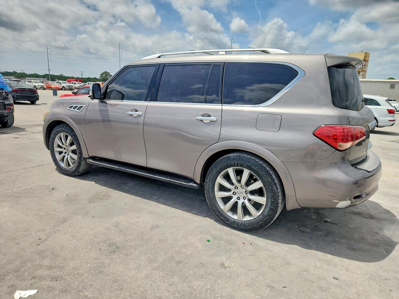2012 INFINITI QX56