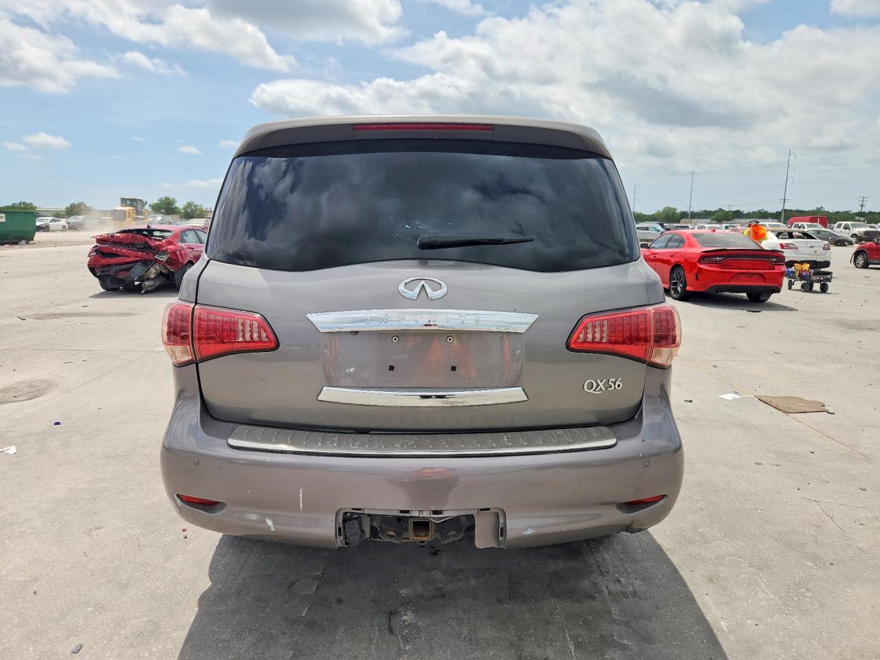 2012 INFINITI QX56