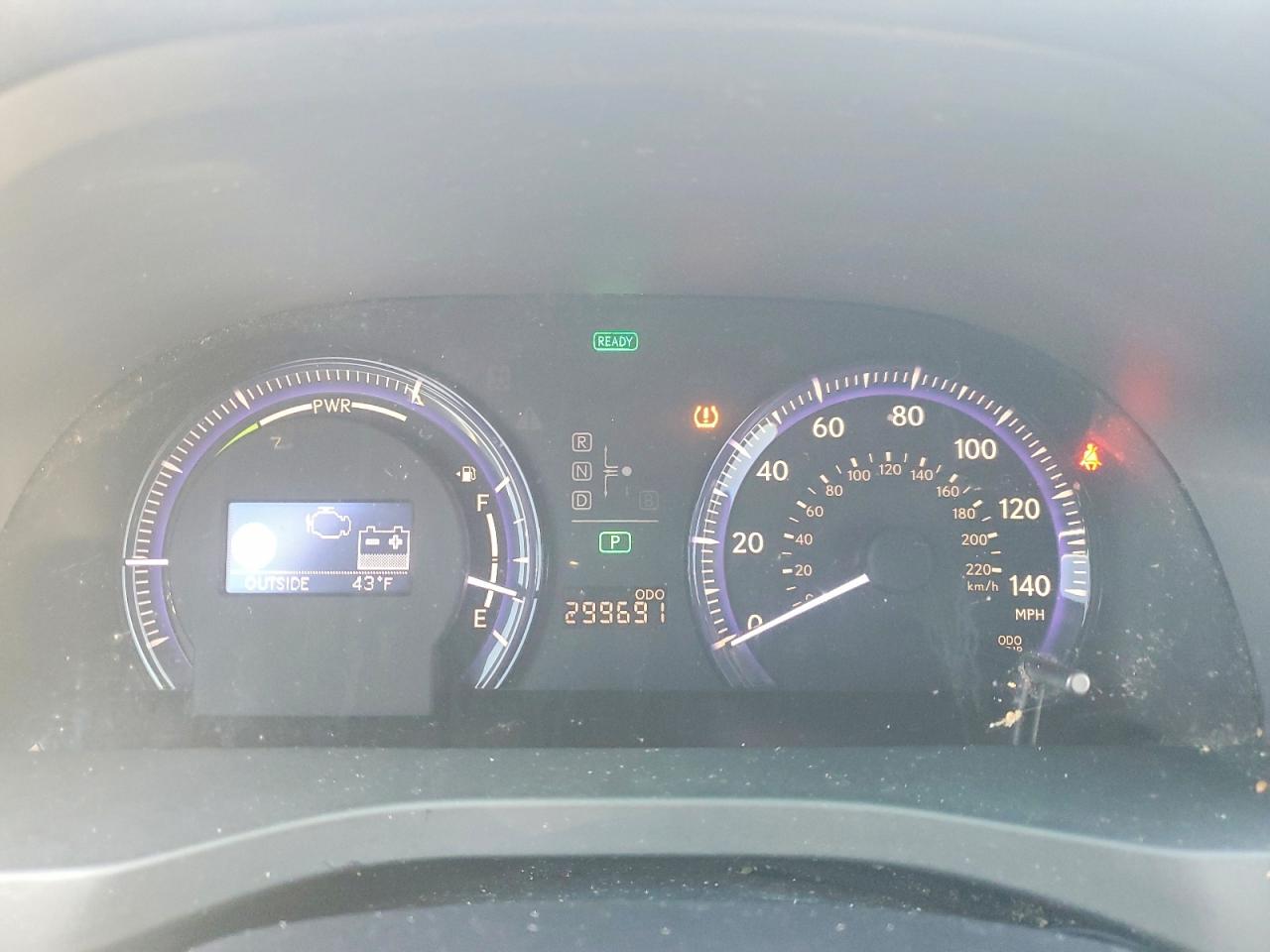 2010 LEXUS HS