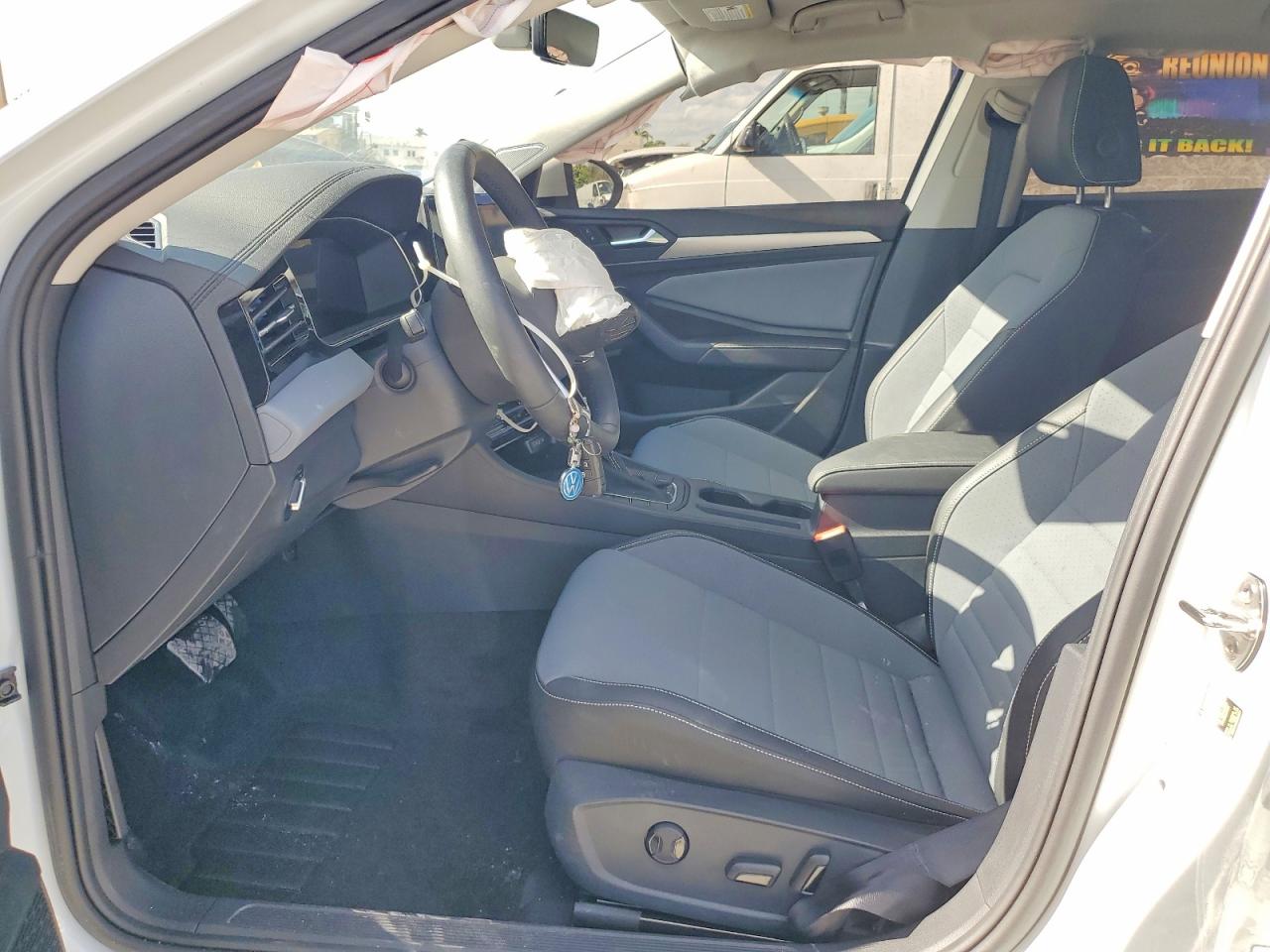 2025 VOLKSWAGEN JETTA