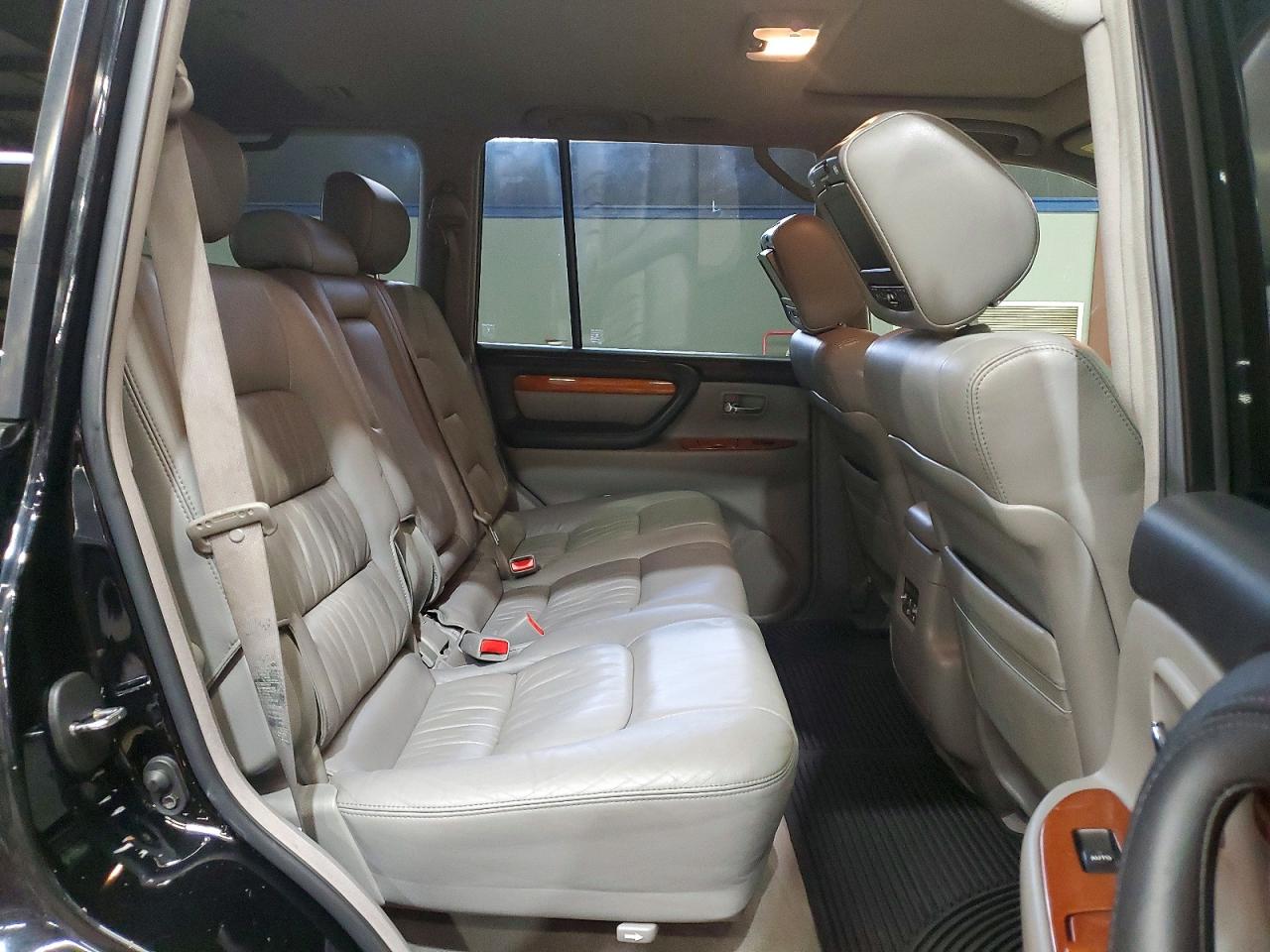 2006 LEXUS LX470