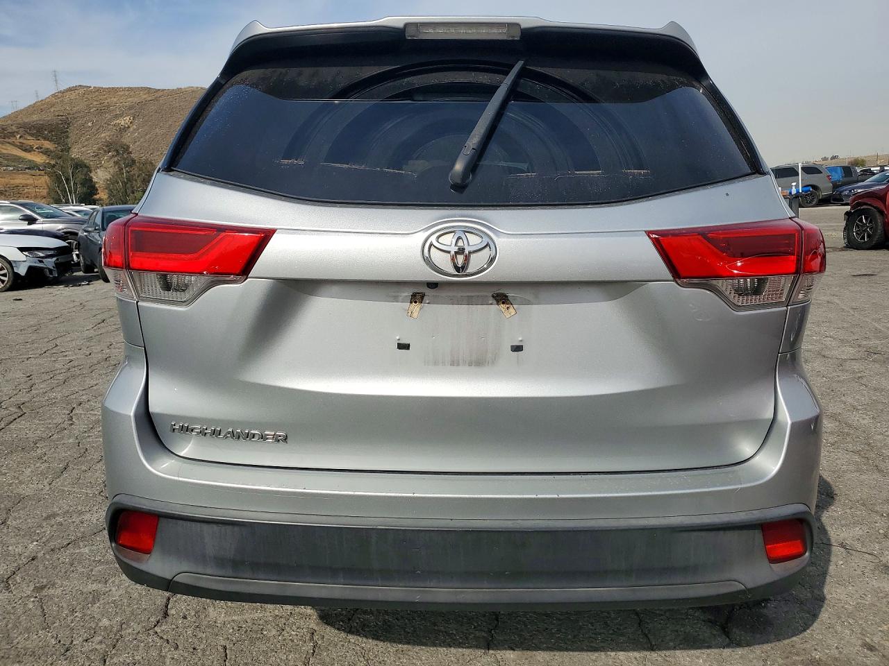 2018 TOYOTA HIGHLANDER