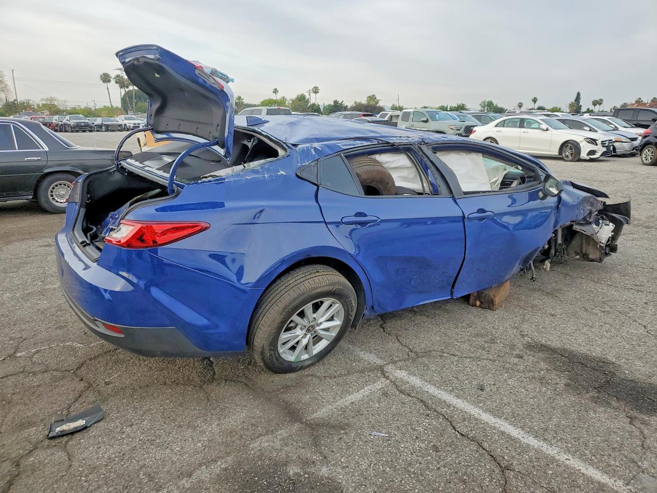 2026 TOYOTA CAMRY