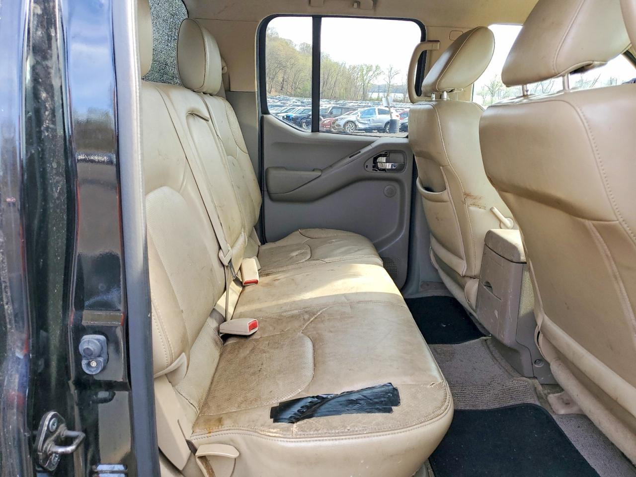 2011 NISSAN FRONTIER