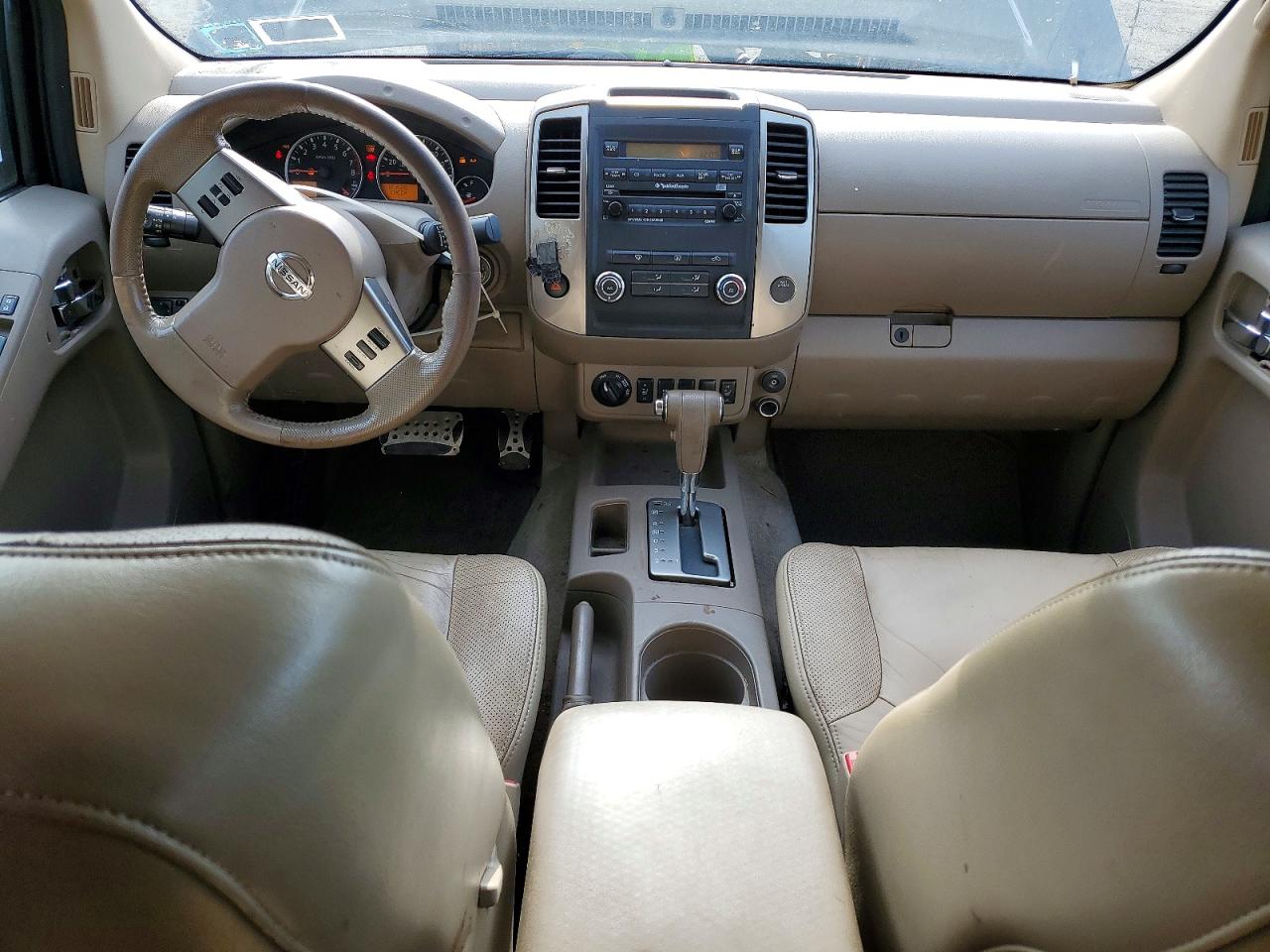 2011 NISSAN FRONTIER