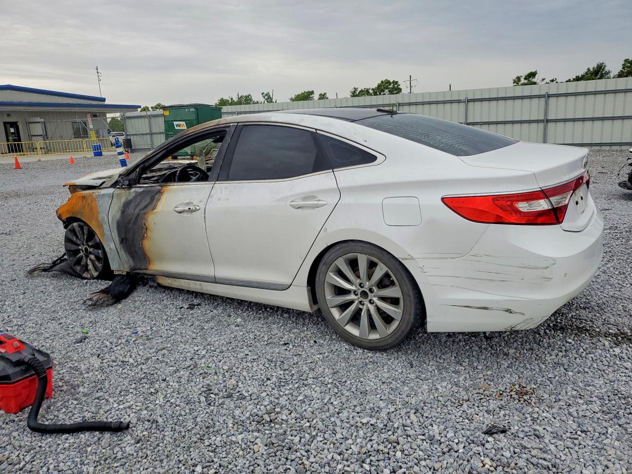 2016 HYUNDAI AZERA