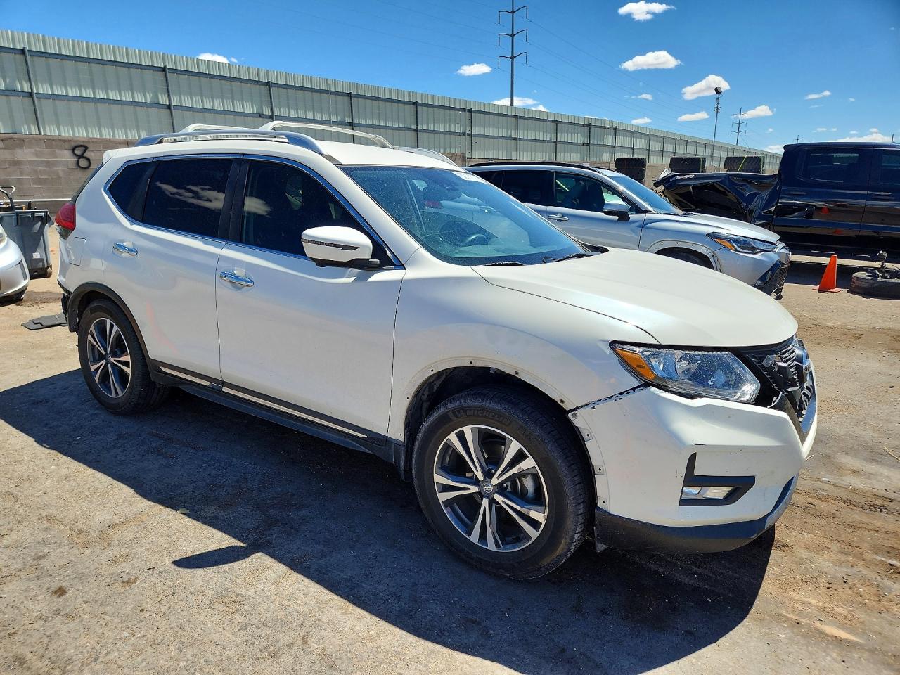 2017 NISSAN ROGUE