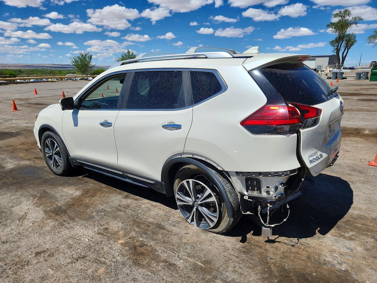2017 NISSAN ROGUE