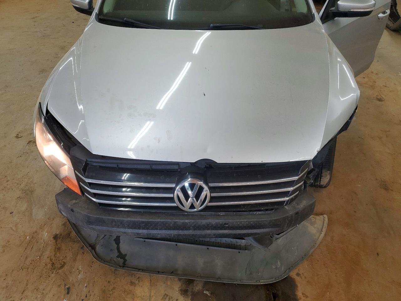 2015 VOLKSWAGEN PASSAT