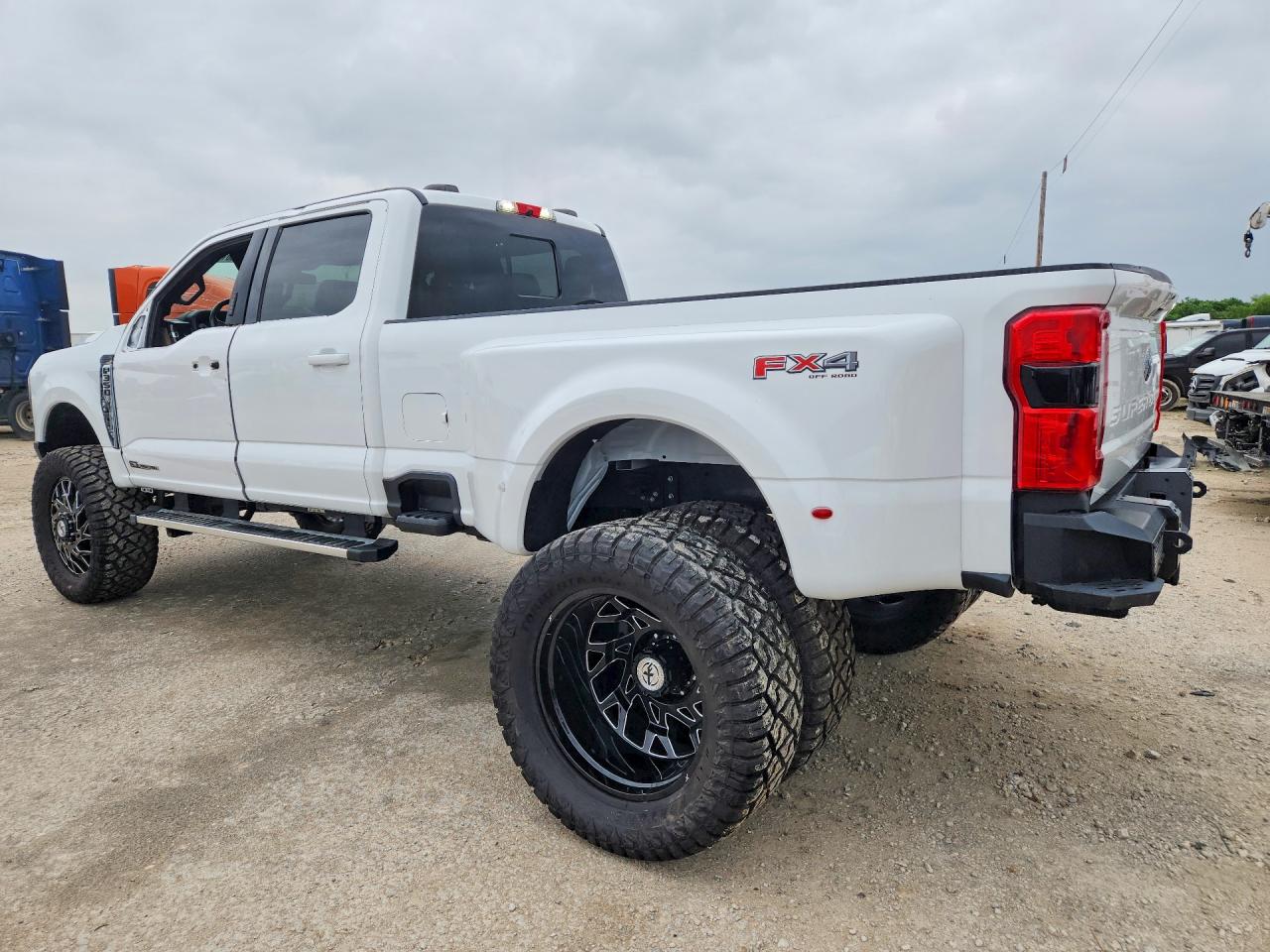 2024 FORD F350