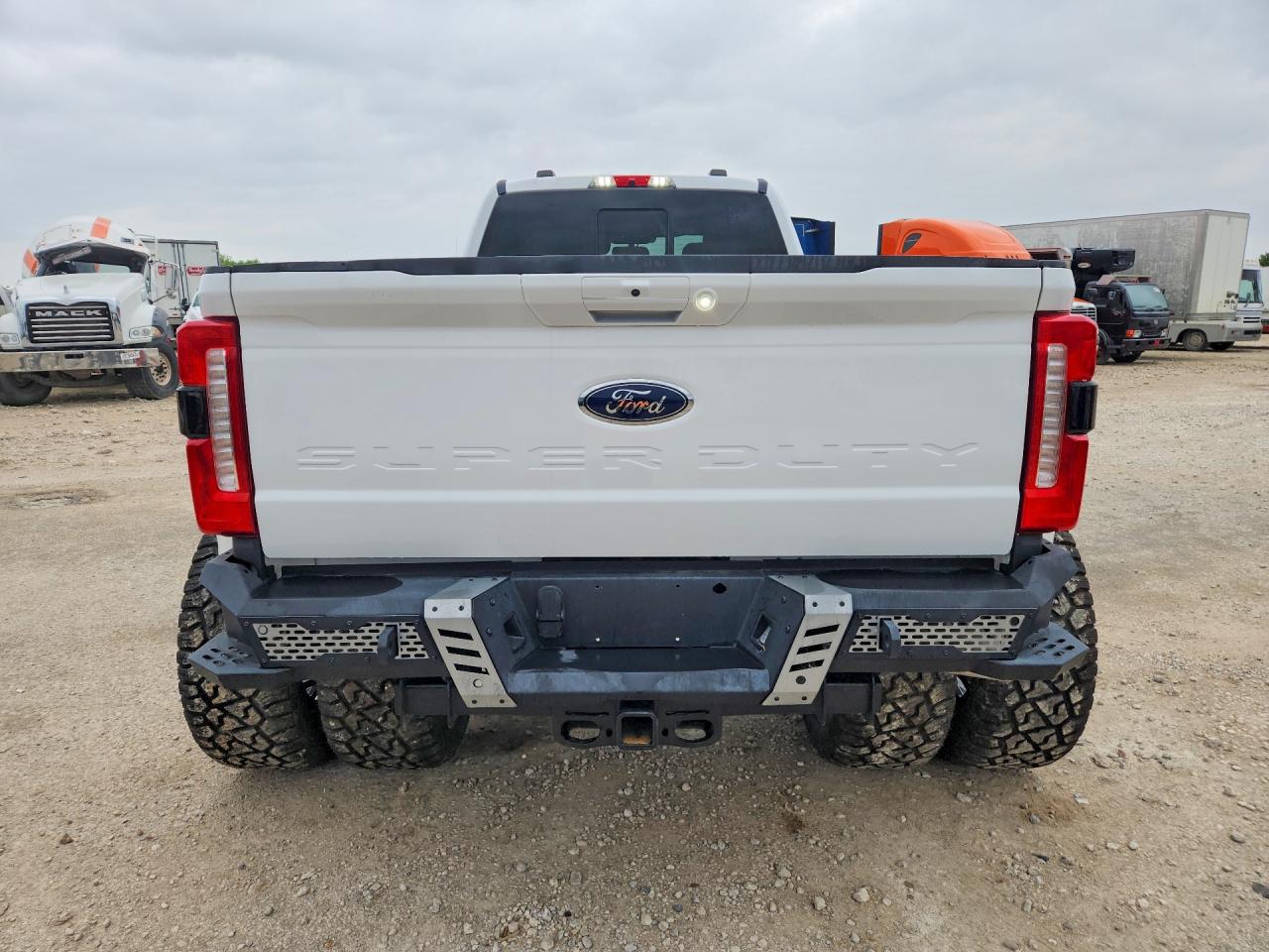 2024 FORD F350