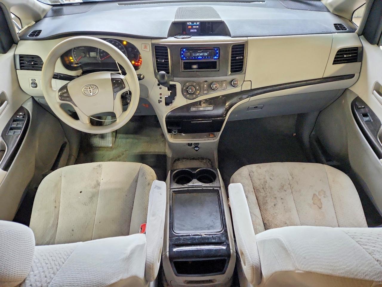 2012 TOYOTA SIENNA