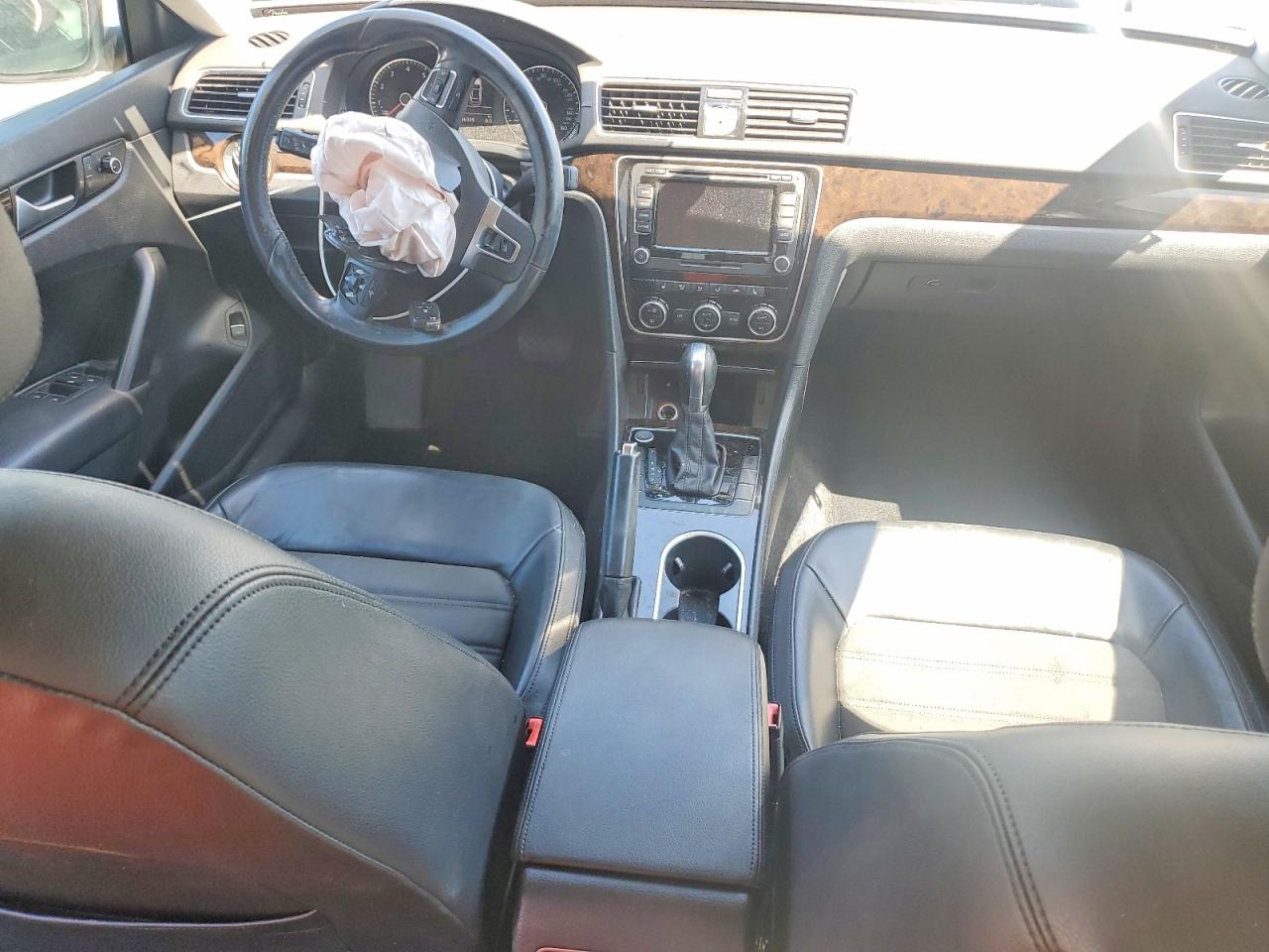 2015 VOLKSWAGEN PASSAT