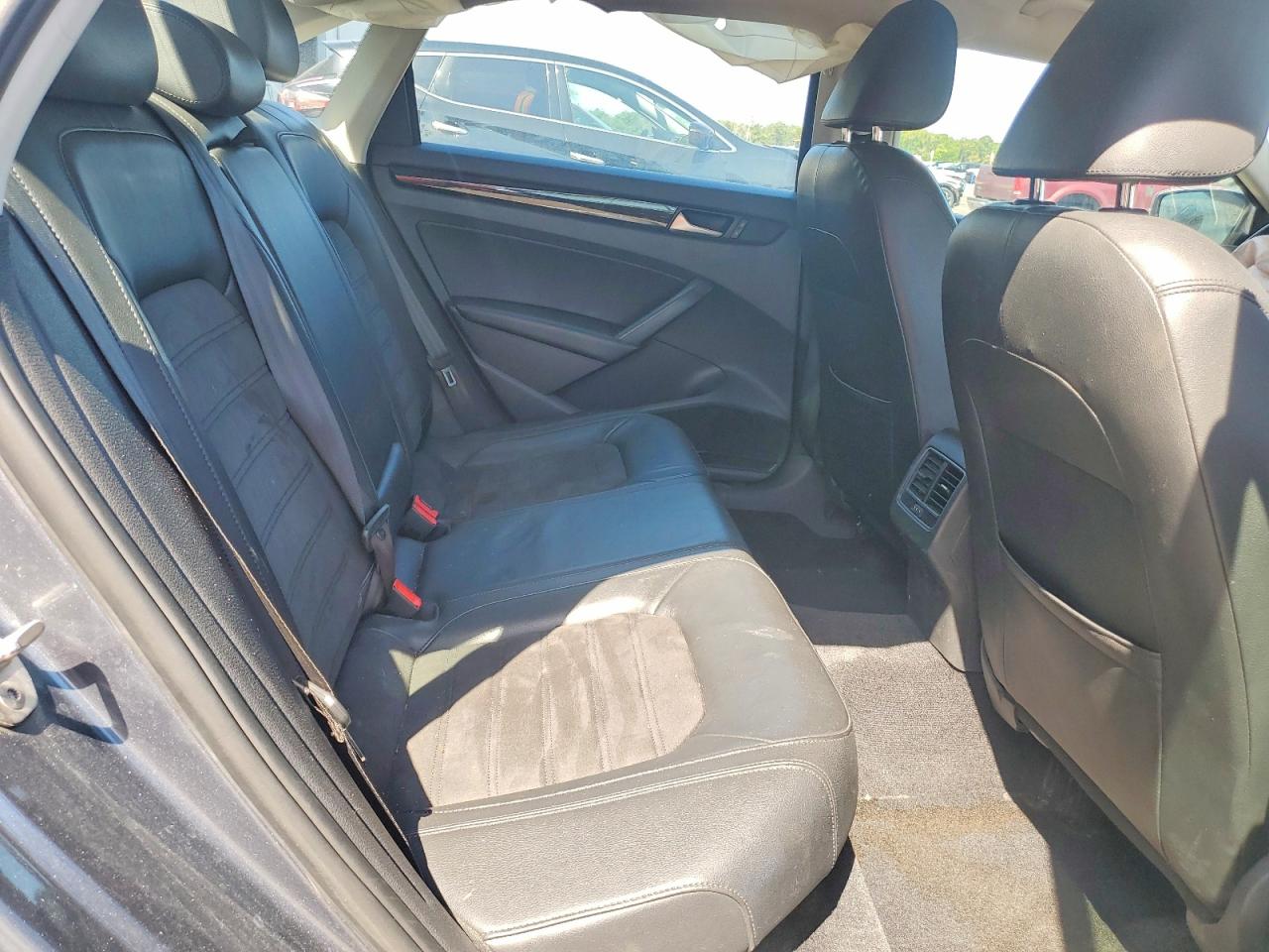 2015 VOLKSWAGEN PASSAT