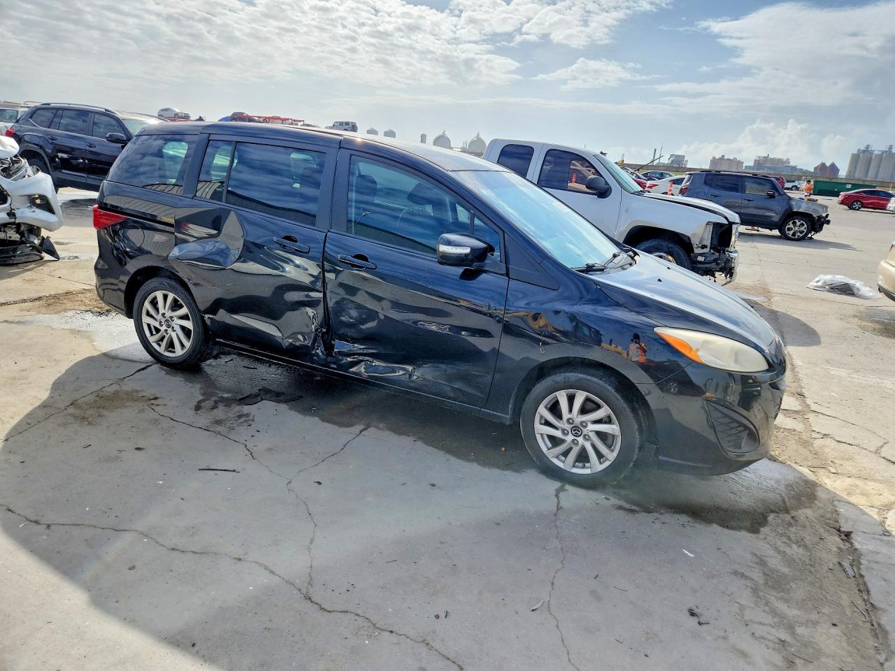 2014 MAZDA 5