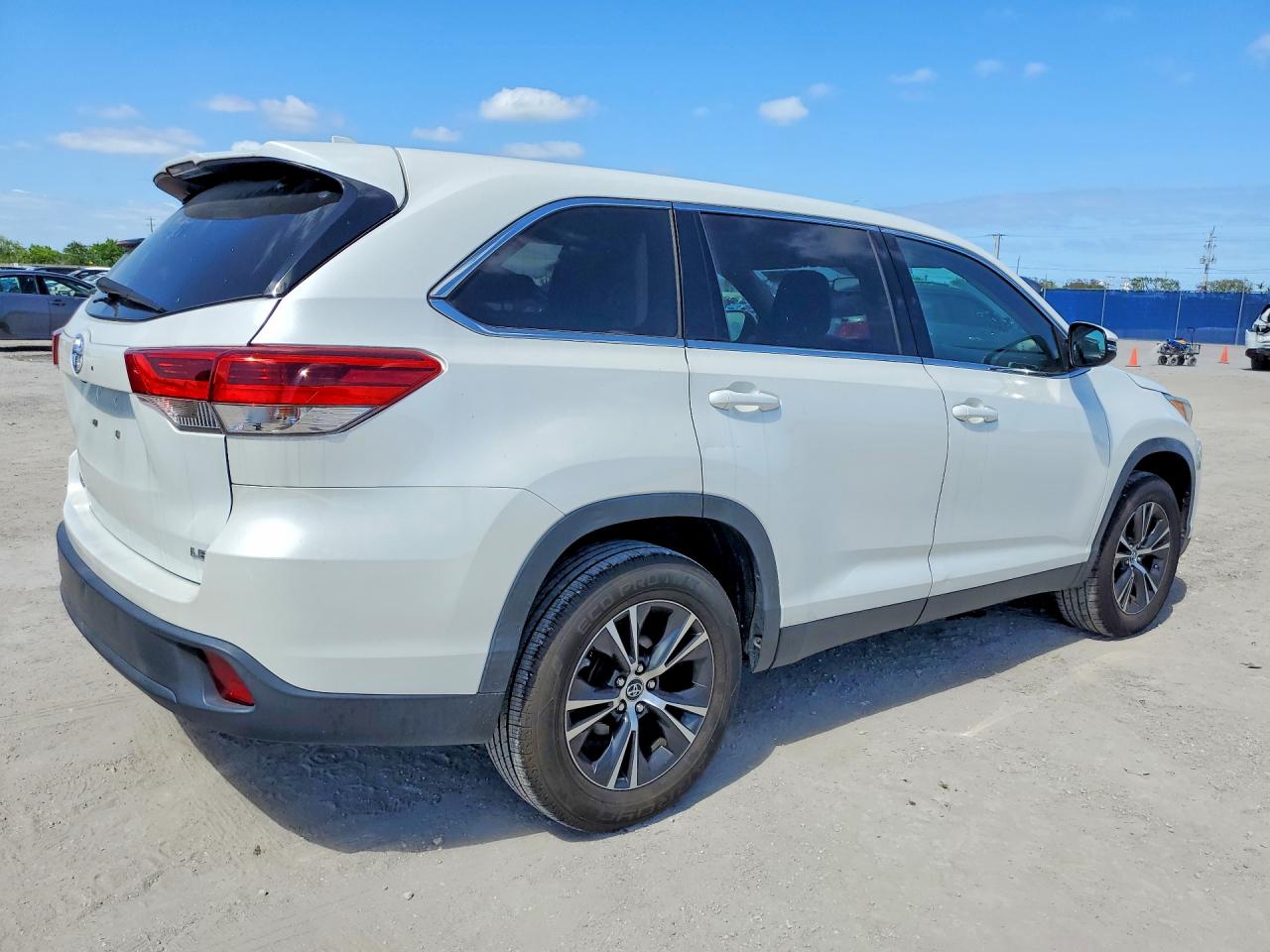 2019 TOYOTA HIGHLANDER