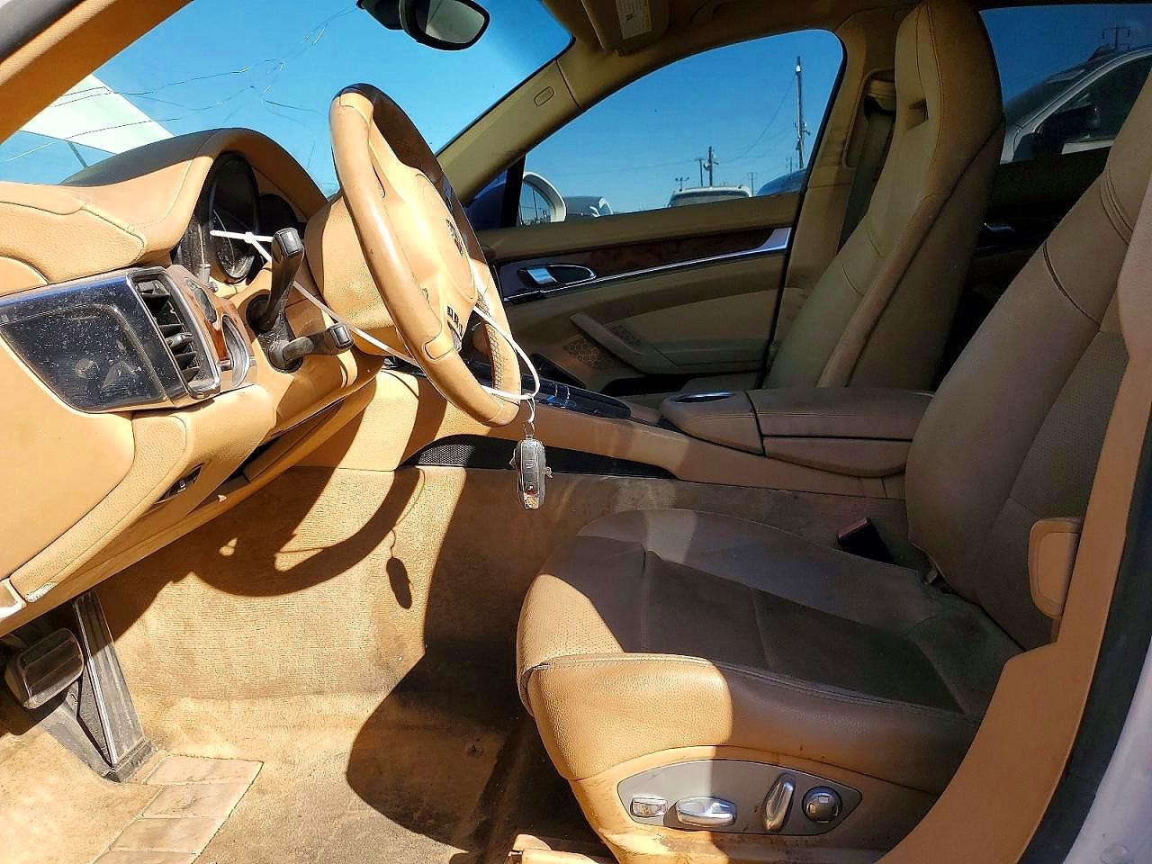 2012 PORSCHE PANAMERA