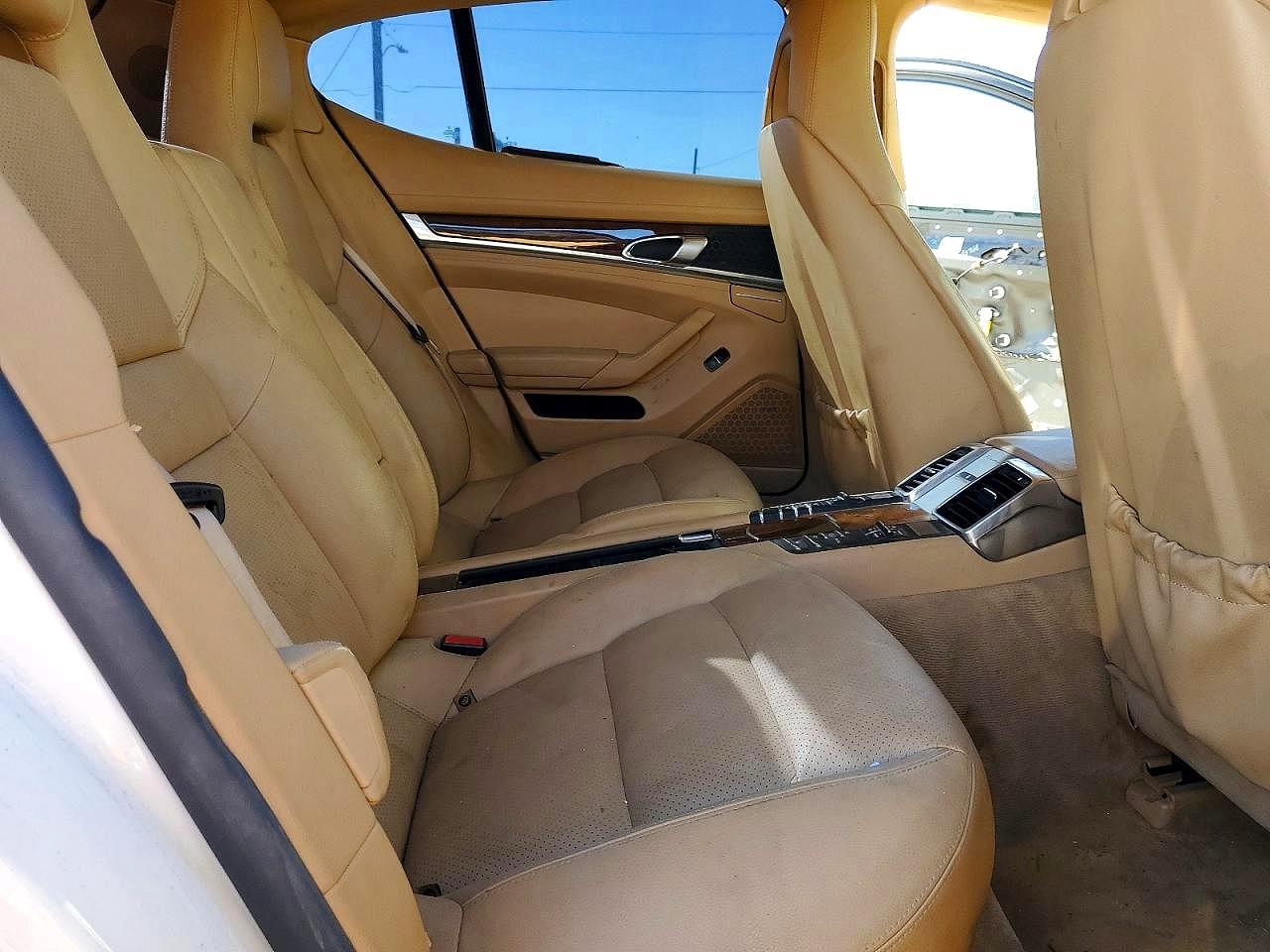 2012 PORSCHE PANAMERA