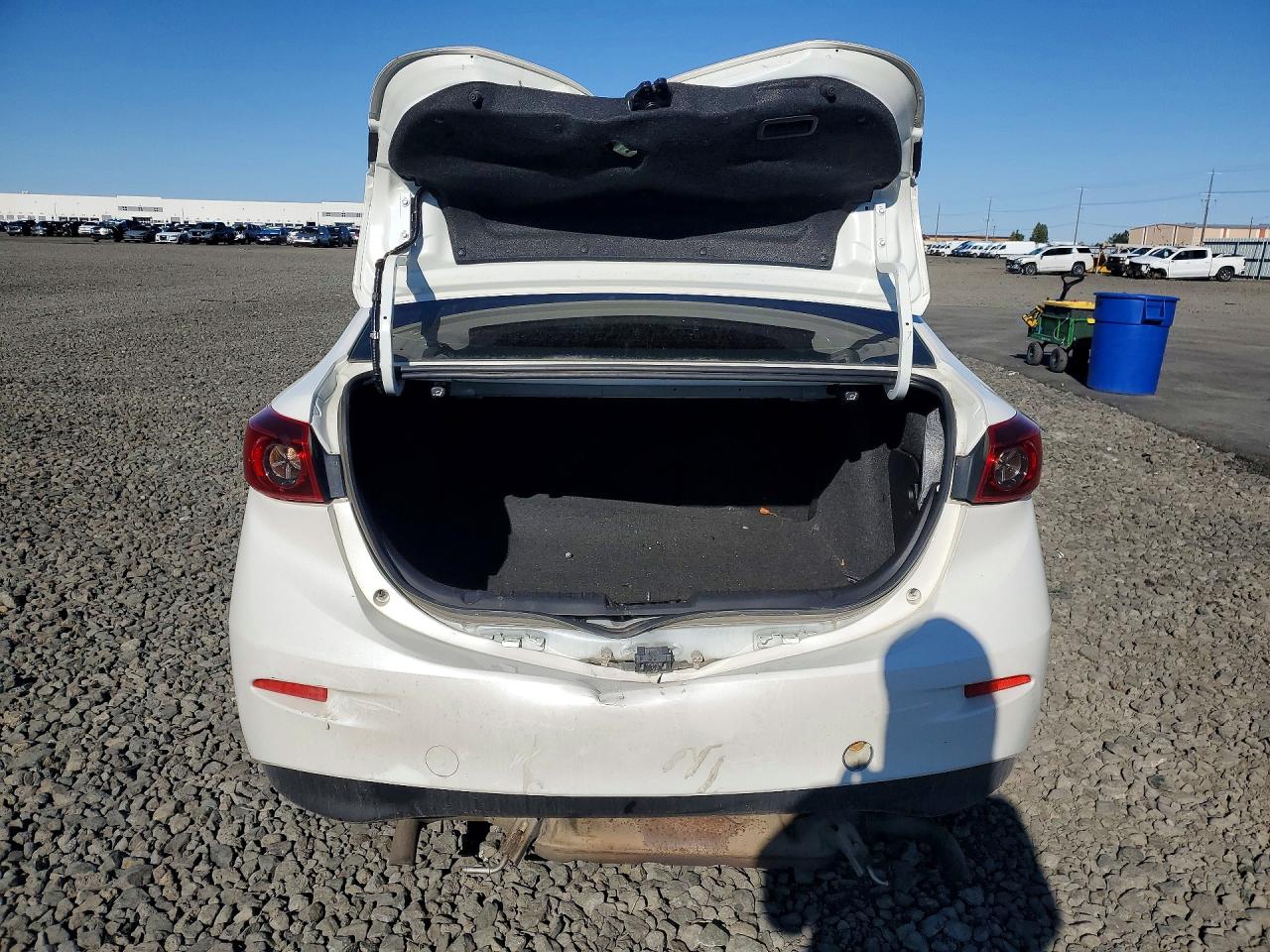 2016 MAZDA 3