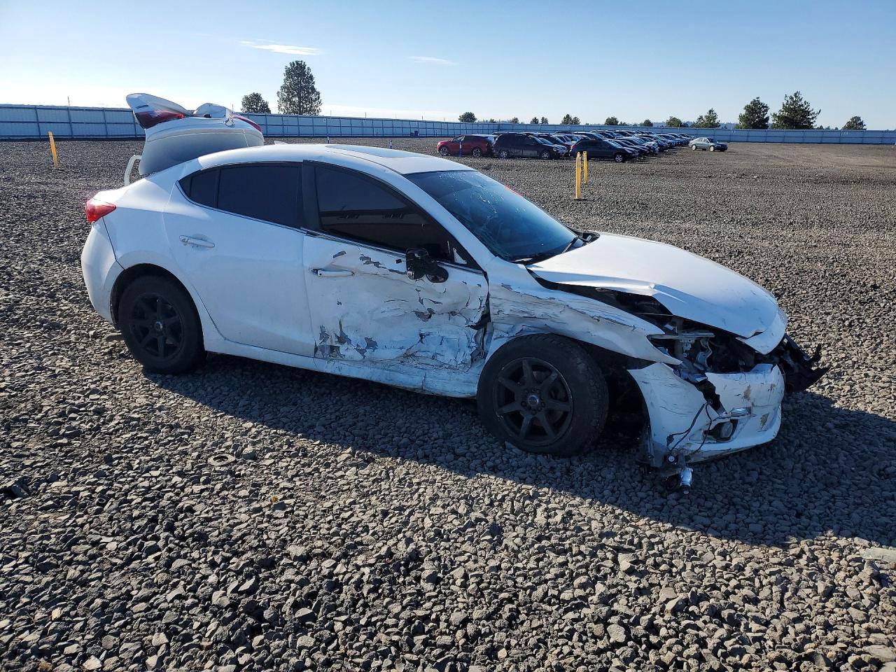 2016 MAZDA 3
